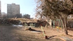 «Երեխաները խաղալու տեղ չունեն». Նոր Նորքի 4-րդ զանգվածի բնակիչները բողոքում են բարձրահարկի կառուցման դեմ