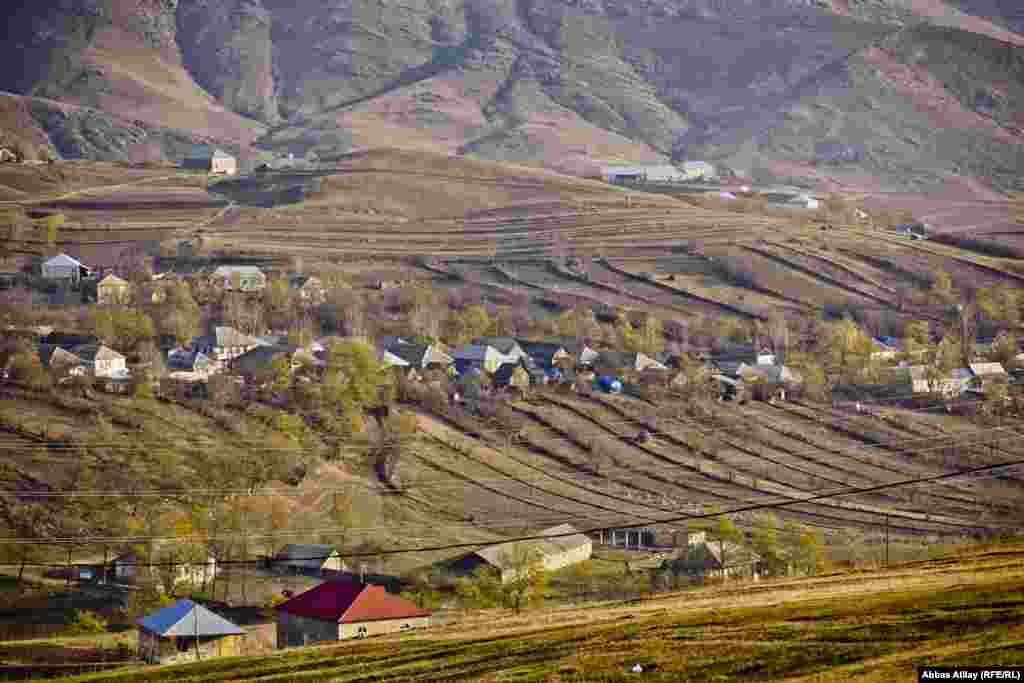 Bu kəndin ərazisində qədim alban məzarlığı yerləşdiyindən məlum olur ki, qədim zamanlarda da burda yaşayış olub.Amma görünən bu kənd XIX əsrin əvvəllərində Rusiyadan sürgün edilmiş malakanlar tərəfindən salınıb.