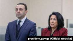 ფოტო არქივიდან: ირაკლი ღარიბაშვილი და სალომე ზურაბიშვილი