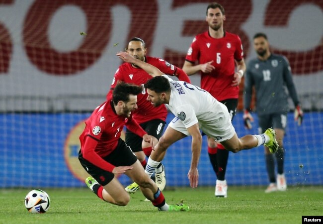 تصویر آرشیف: رقابت فوتبال در اروپا