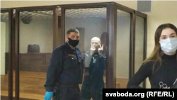 Ігар Банцар падчас судовага паседжаньня 12 сакавіка (скрыншот зь відэа)
