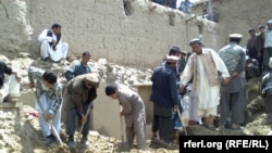 Люди, які втратили свої будинки в провінції Бадахшан, сподіваються на допомогу уряду Афганістану і неурядових організацій