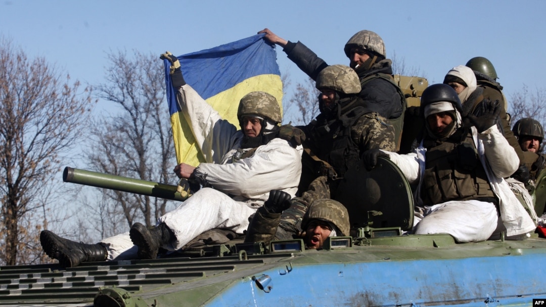 Украинские военные, вышедшие из Дебальцево