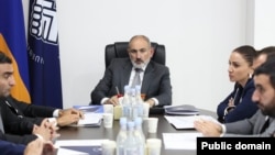 Armenian Prime Minister Nikol Pashinian chairs a meeting of the ruling Civil Contract party’s board (file photo)