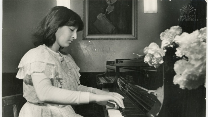 რატომ იყო საბჭოთა კავშირში ყვავილებიდან მარტო მიხაკები?