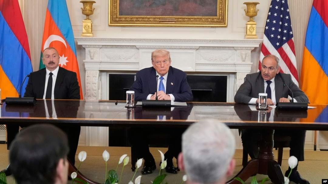 Қызыл бас азиялық порно