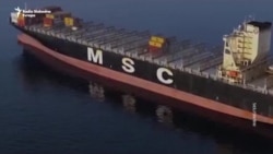 Iranski vojnici navodno snimljeni kako zauzimaju teretni brod u Ormuskom moreuzu