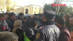 'Icra başçısı işdən çıxarılsın' - Etirazçılar