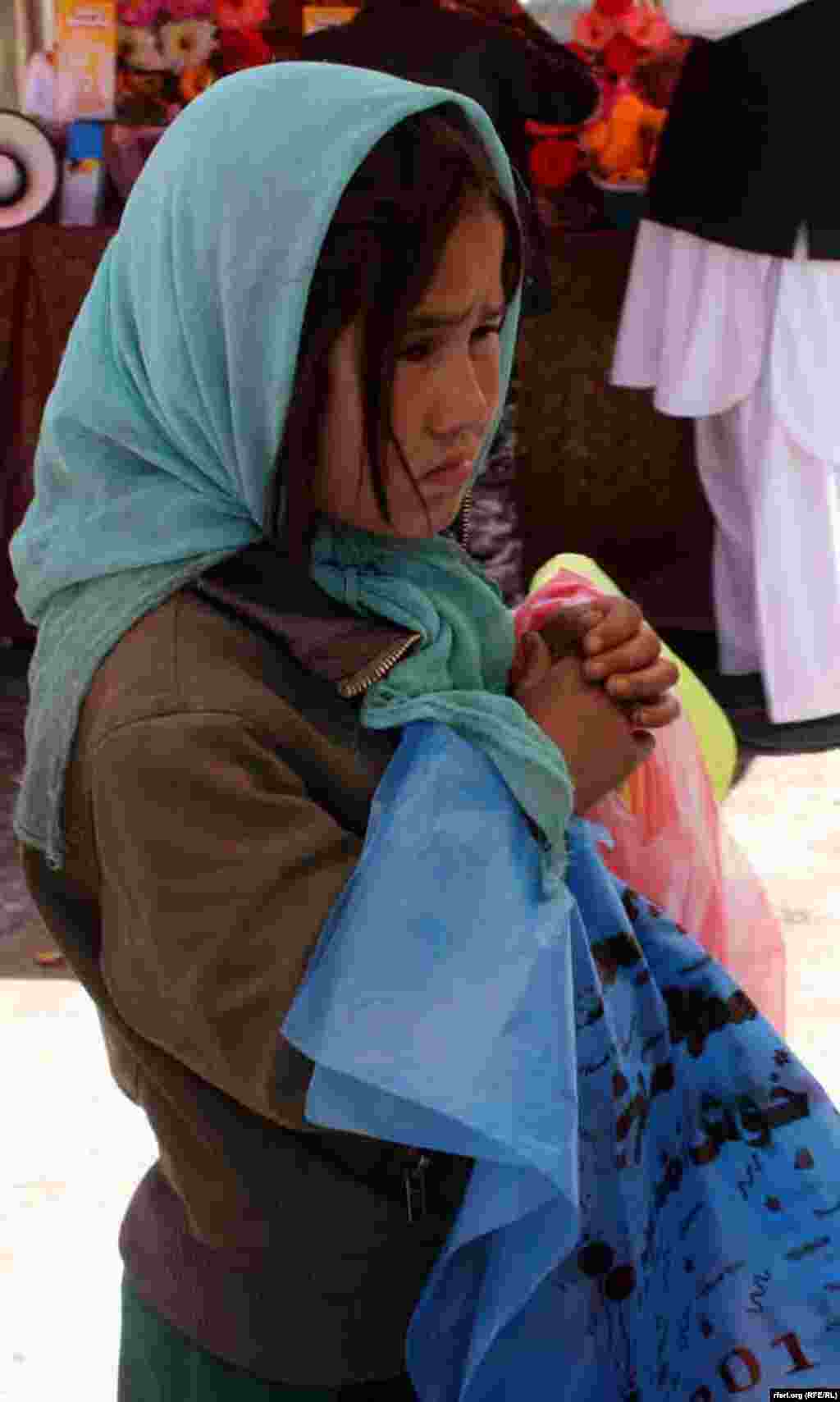 Afghanistan – Afghan Labor kids in Kabul city 