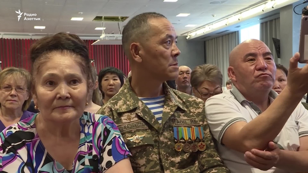 Военные пенсионеры написали письмо Токаеву с требованием выплатить компенсацию за жилье (ВИДЕО)