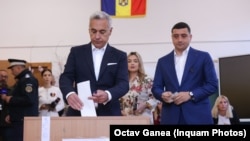 Կալին Գեորգեսկուն նախագահական ընտրությունների երկրորդ փուլի քվեարկությանը, 18-ը մայիսի, 2025 թ.

