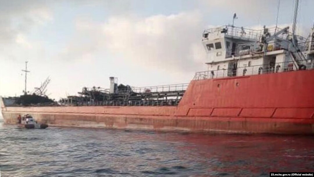 Поисково-спасательные работы после взрыва на нефтяном танкере «Генерал Ази Асланов»