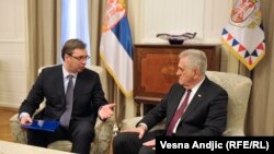 Александар Вучич (л) має всі шанси замінити Томислава Николича (п) на посаді президента Сербії