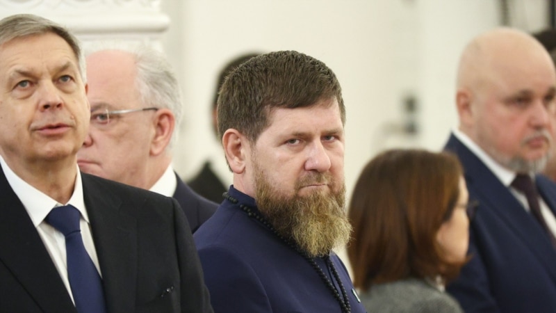 (ჩეჩნეთის) სამეფო კარის თამაშები: კადიროვის მდგომარეობის ფონზე აქტუალური ხდება მემკვიდრის საკითხი