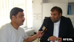 عبدالکریم خرم وزیر اطلاعات و فرهنگ کشور با برشنا نظری خبرنگار رادیو آزادی 