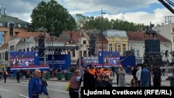 Skena në qendër të Nishit, ku është planifikuar një tubim i organizuar nga partia në pushtet, më 17 maj 2025.