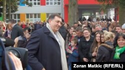 Milorad Dodik u stilu predizborne kampanje