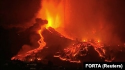 Извержение вулкана Кумбре-Вьеха.