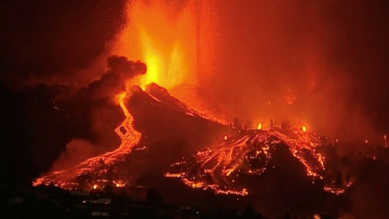 Španski premijer došao na La Palmu, evakucija zbog erupcije vulkana