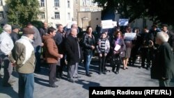 Акция протеста перед Администрацией президента