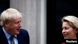 Premeirul britanic Boris Johnson și președinta Comisiei Europene, Ursula von der Leyen la Londra, ianuarie 2020.