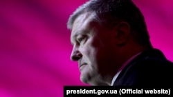 Президент України Петро Порошенко під час поїздки до міста Дніпра, 5 березня 2019 року