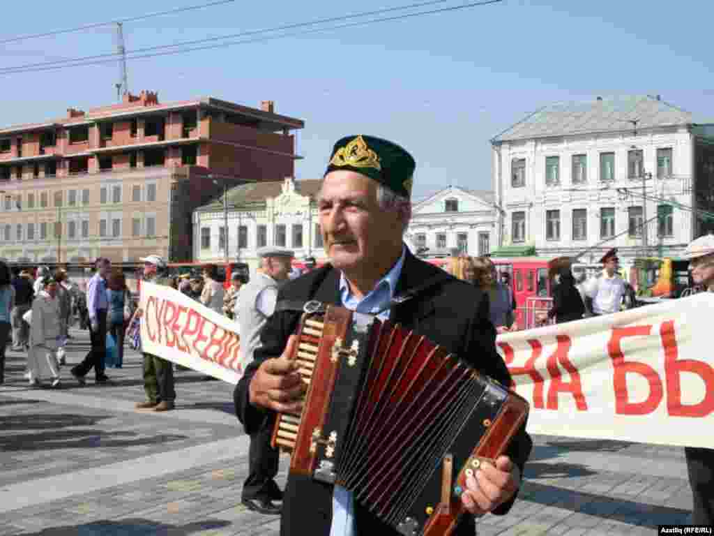 &quot;Уйна, гармун&quot; конкурсында катнашучы