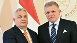 ვიქტორ ორბანი (მარცხნივ) და რობერტ ფიცო. ბრატისლავა, 28 აპრილი, 2025.