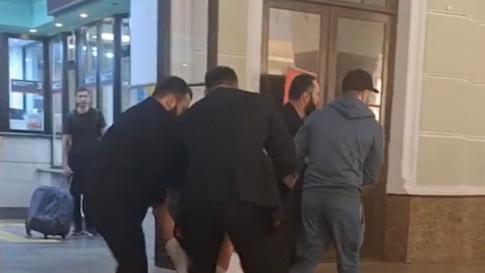 Moskvada çeçenləri söymüş erməni sahibkar həbs olunub