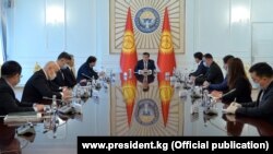 Жолугушуу учурунда тартылган сүрөт. 14-апрель, 2020-жыл. 