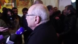 Վազգեն Մանուկյանը չի զղջում քաղաքացիներին վիրավորելու համար, իսկ Վանեցյանը նրա փոխարեն ներողություն է խնդրում