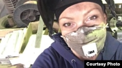 Алина Царева, сварщица