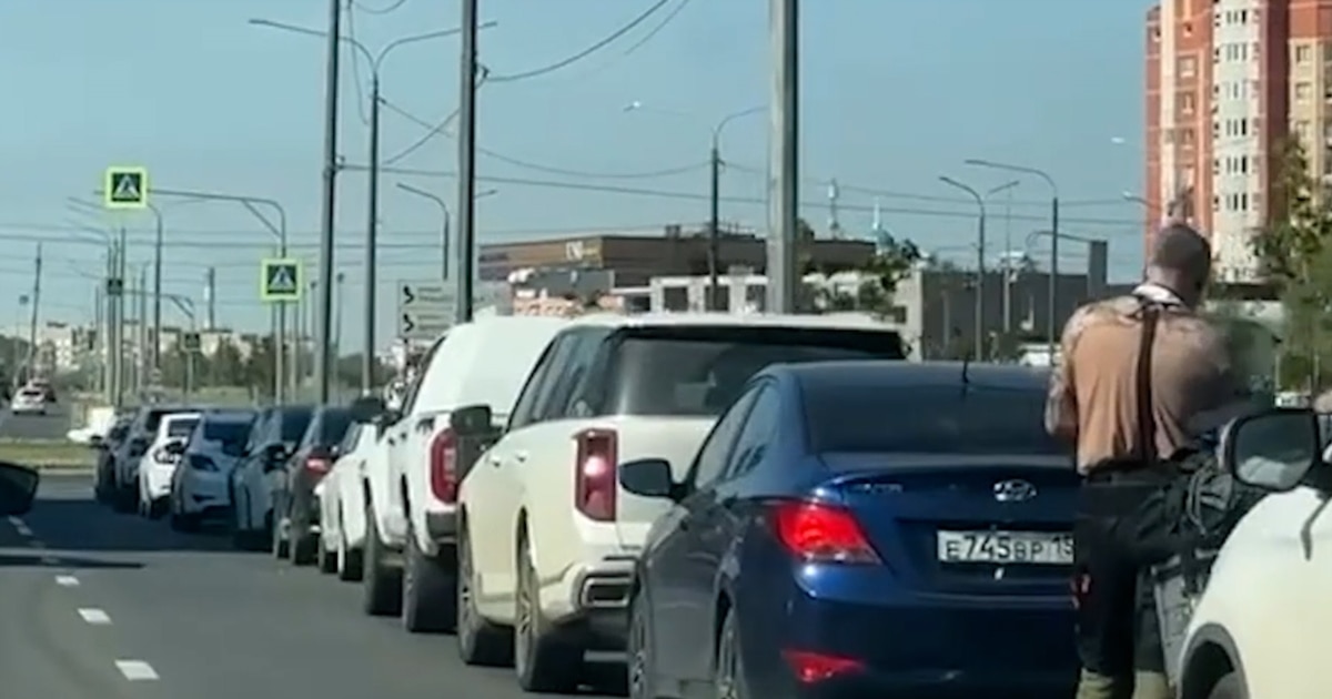 Russian Drivers Stalled By Another Wave Of Fuel Shortages