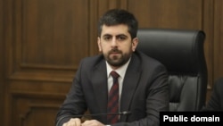 «Քաղաքացիական պայմանագրի» պատգամավոր Սարգիս Խանդանյան, արխիվ
