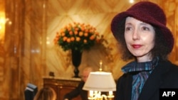 Joyce Carol Oates la Paris, noiembrie 2005.
