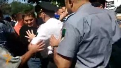 Bosnian Workers Clash With Police