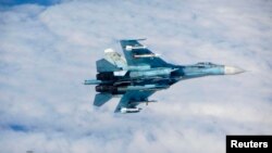 Një avion rus i llojit Sukhoi Su-27. Fotografi ilustruese. 