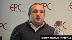 Саймон Папуашвілі під час дискусії в Центрі європейської політики про порушення прав людини Криму. Брюссель, Бельгія, 17 березня 2026 року