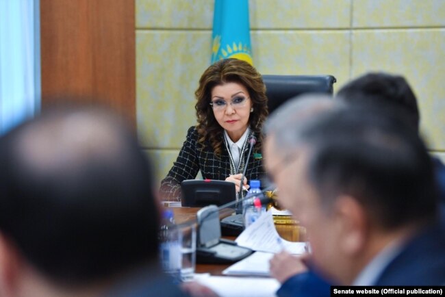 Дариға Назарбаева сенат спикері кезінде жиналыс өткізіп отыр. Нұр-Сұлтан, 13 ақпан 2020 жыл.