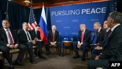 Зустріч в Анкориджі, помічник президента Росії Володимира Путіна Юрій Ушаков, перший ліворуч