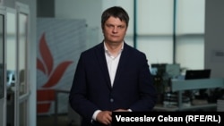 Andrei Spînu, în studioul Europei Libere de la Chișinău