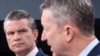 Američki sekretar za odbranu Pete Hegseth (lijevo) i general Dan Caine, predsjedavajući Združenog generalštaba Sjedinjenih Američkih Država, na brifingu o ratu s Iranom u Pentagonu.