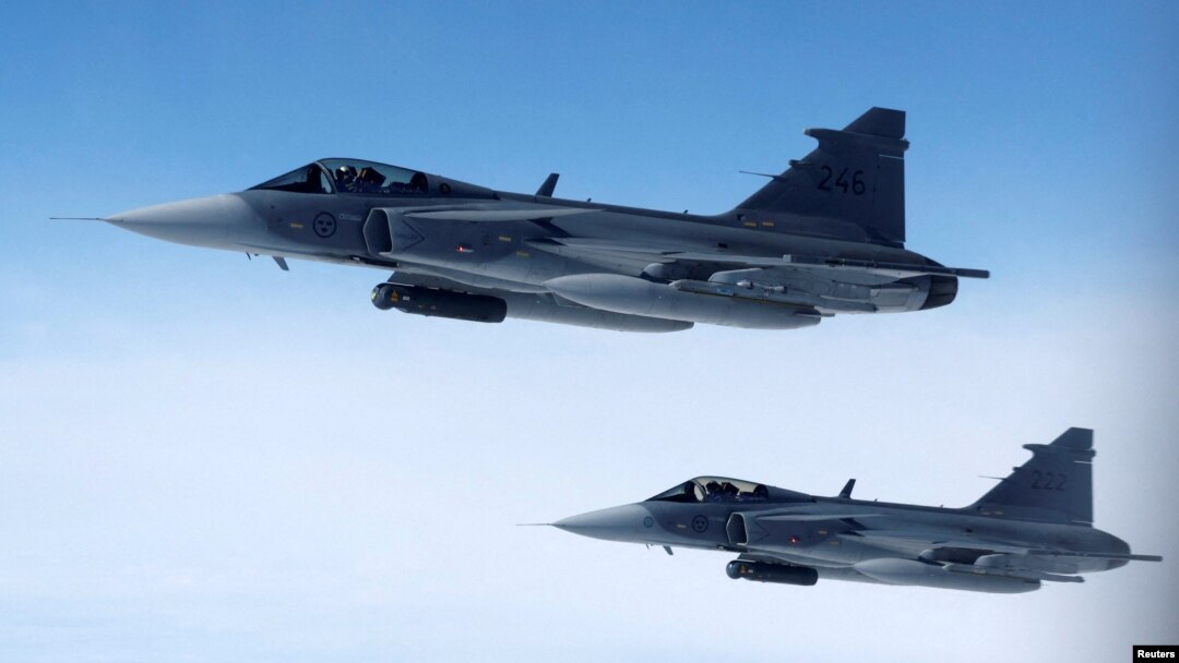 Sweden to consider sending fighter jets to Ukraine, SR radio