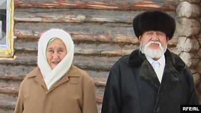 Видеода порно наруто Секс порно әкесі қызын трахает