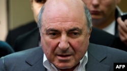 Russian tycoon Boris Berezovsky leaves London's High Court on August 31, 2012.