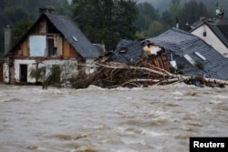 Oštećene kuče u Jeseniku, Češka, 16. septembar 2024.