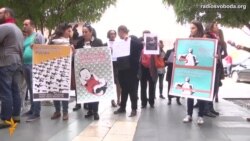 Світ у відео: У Єревані протестували матері