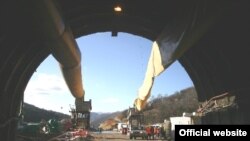 Gjatë ndërtimit të rrugëve/ foto nga arkivi