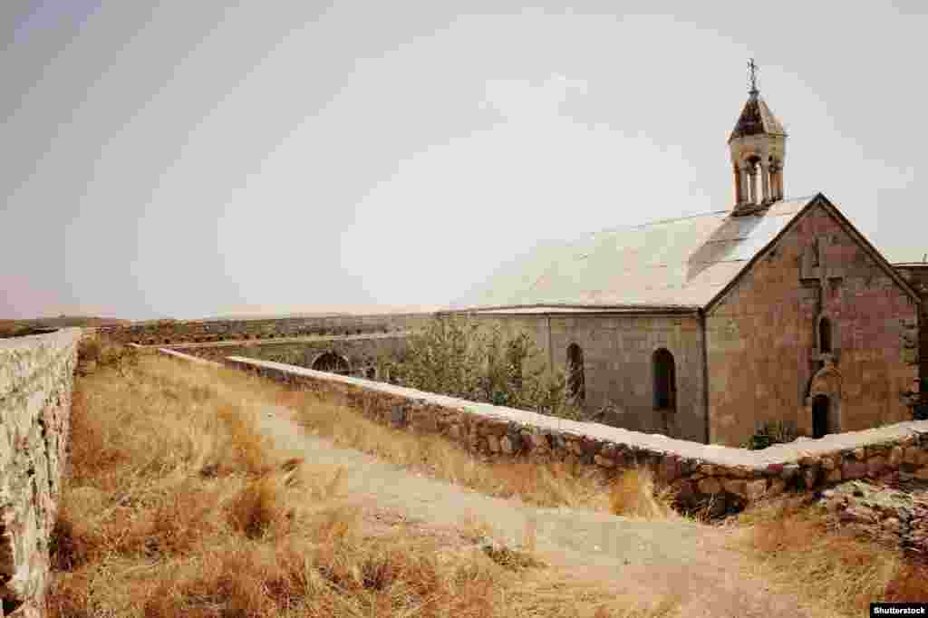 Манастирот Амарас, силно утврден комплекс во близина на селото Сос во областа Хоџавенд &nbsp;