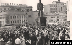 Открытие памятника Маяковскому. Москва. 1958 год. Из архива НИПЦ Мемориал